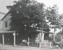 Paré's General Store